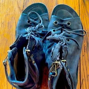 EUC AS98 sandles, size 40